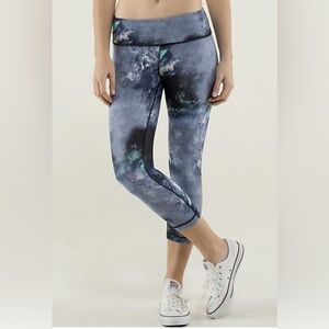 Lululemon Wunder Under Crop
Denim Luon Milky Way
